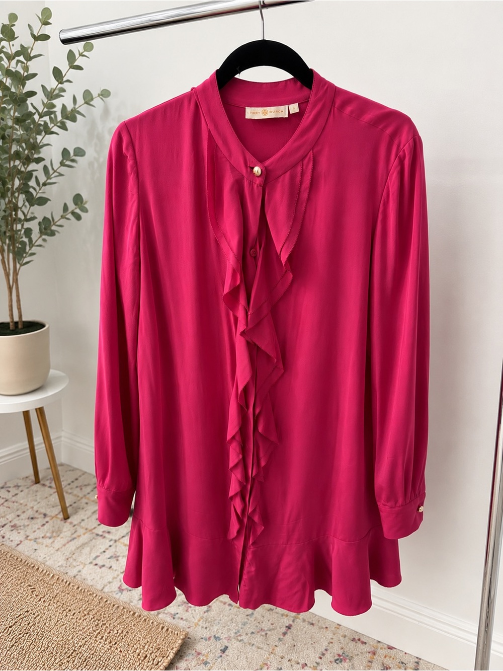 Tory Burch Ruffle-Front silk dress in Fuchsia